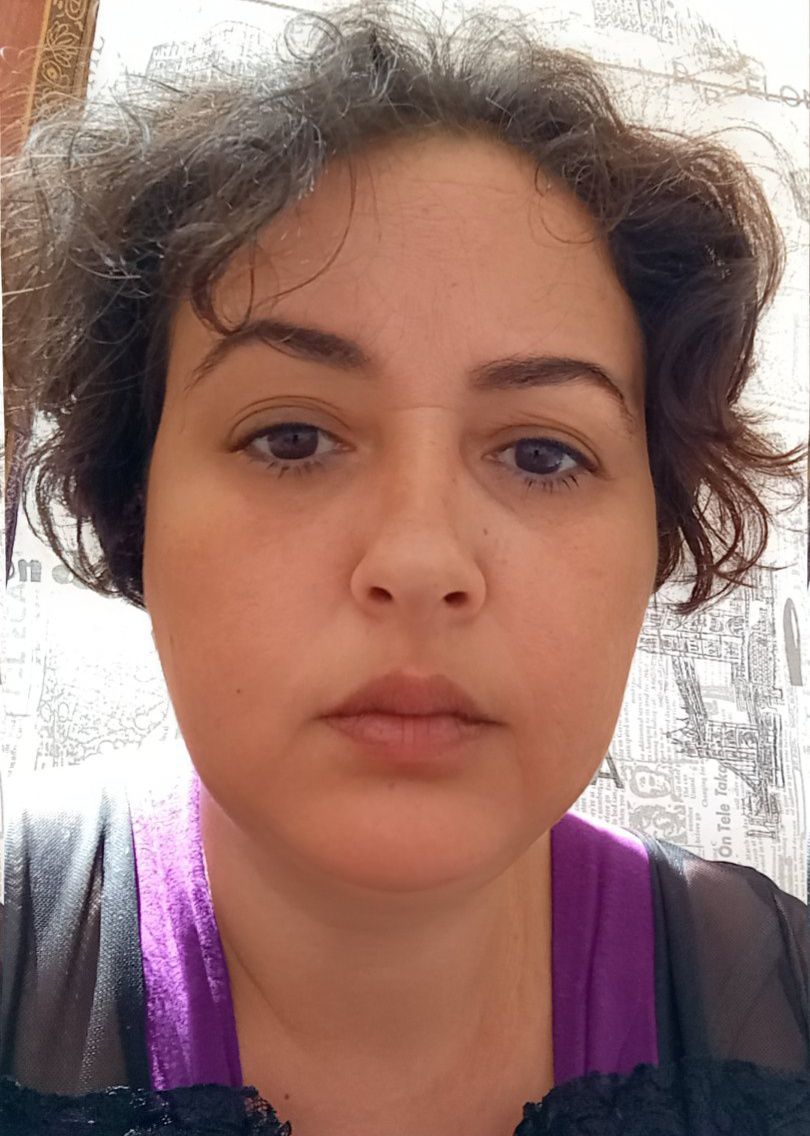 المدونة بسمة بولمان تنفجر صارخة وتكشف عن لحظات اغتصابها وهي طفلة