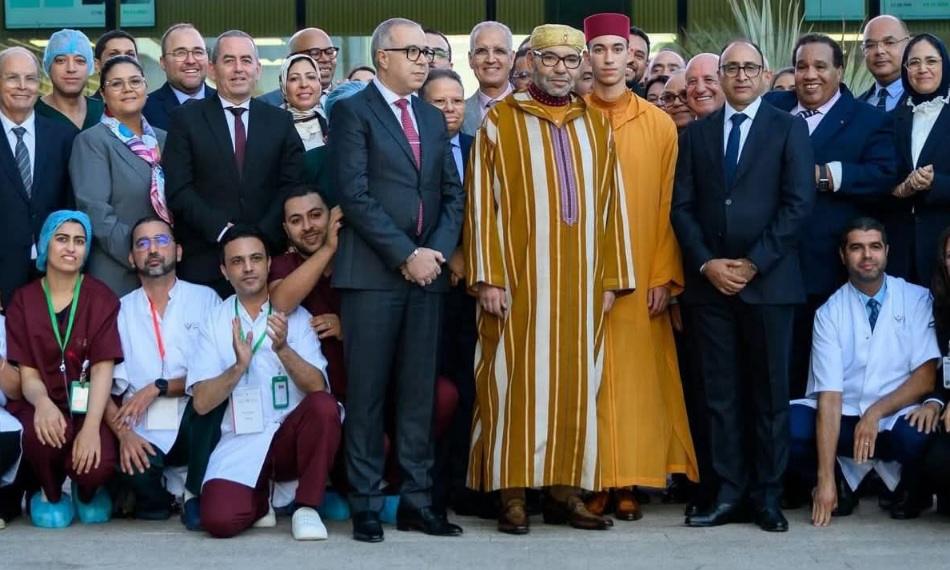 في يوم واحد الملك محمد السادس يدشن برج المركب الاستشفائي الجامعي الدولي محمد السادس بالرباط، ويعطي تعليماته لافتتاح المركز الاستشفائي الجامعي محمد السادس بأكادير.