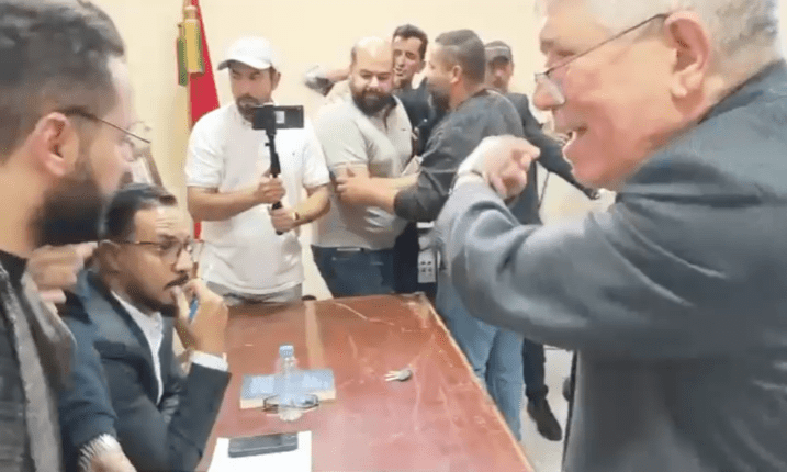 التويزي يستعين بأشخاص ذوي بنية جسمانية قوية لاقتحام ونسف ندوة يؤطرها الغلوسي